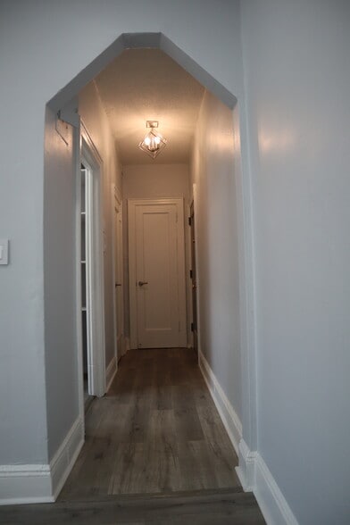 2 closets in the entryway! - 663 Locust St