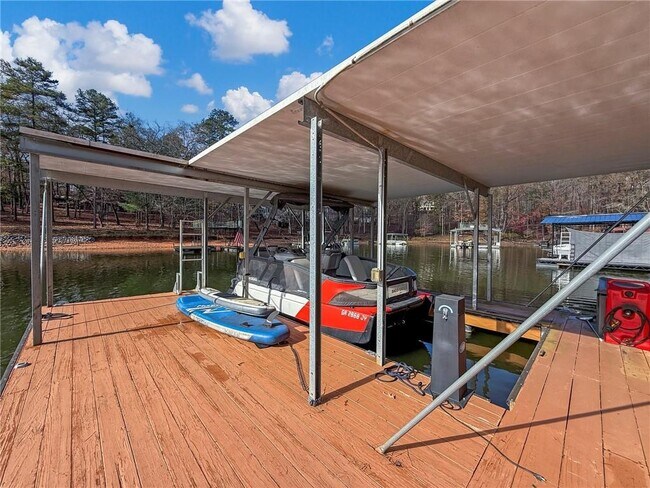 Building Photo - 7328 Ivy Cir
