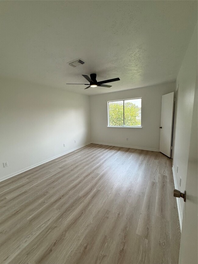 Building Photo - 17011 Macleish Dr