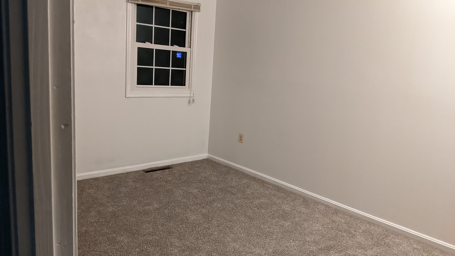 Midsize Bedroom A - 46824 Flower Dr