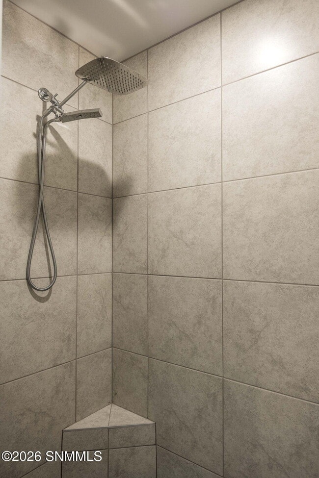 Building Photo - 3865 Jericho St