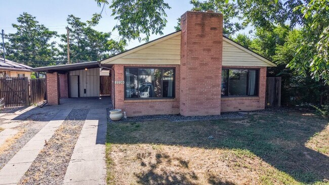 Building Photo - 2220 Ironton St