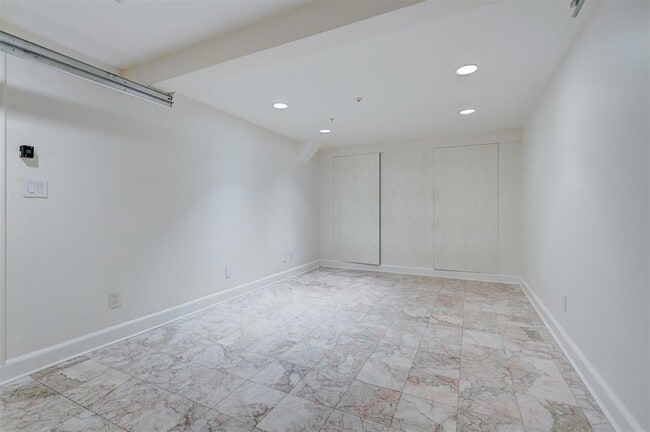 Building Photo - 6448 Brandywine Ln