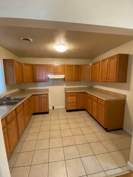 Building Photo - 314 Eicher Ave
