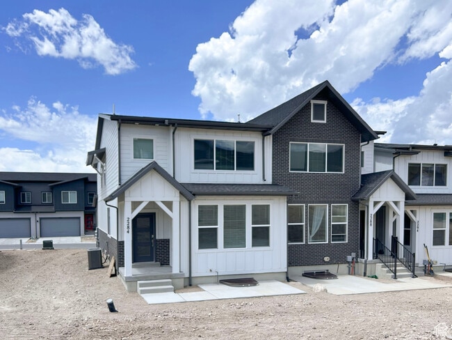 Primary Photo - 2284 Wildwood Ln