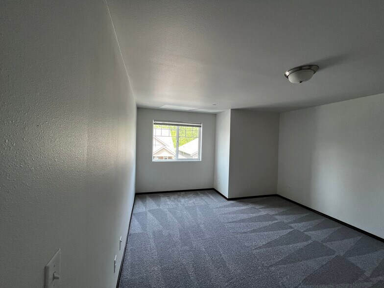 Building Photo - 703 Kodiak Ln