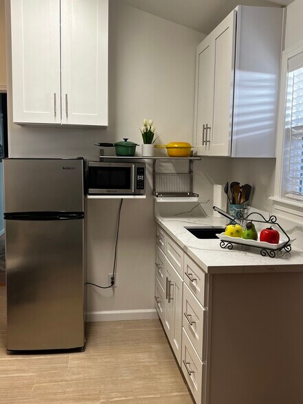 Kitchenette - 207 Avenue C