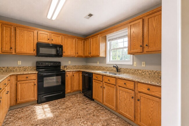 Building Photo - 317 Headrickview Dr