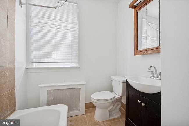 Building Photo - 5753 Hunter St