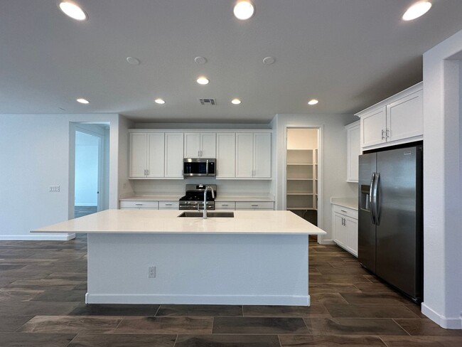 Building Photo - BRAND NEW HOME WARNER MEADOW GILBERT