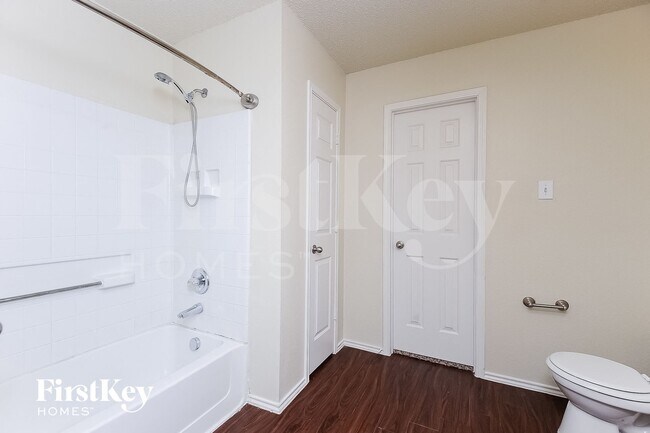 Building Photo - 3824 Bandera Ranch Rd