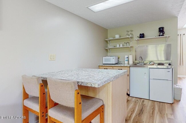 Building Photo - 661 Harrison Ferry Rd