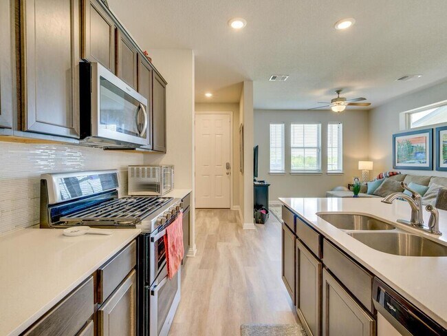 Building Photo - 7702 Dylan Dr