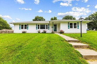 Building Photo - Remodeled 3-bedroom, 1-bath ranch with Attached Garage & Full Basement