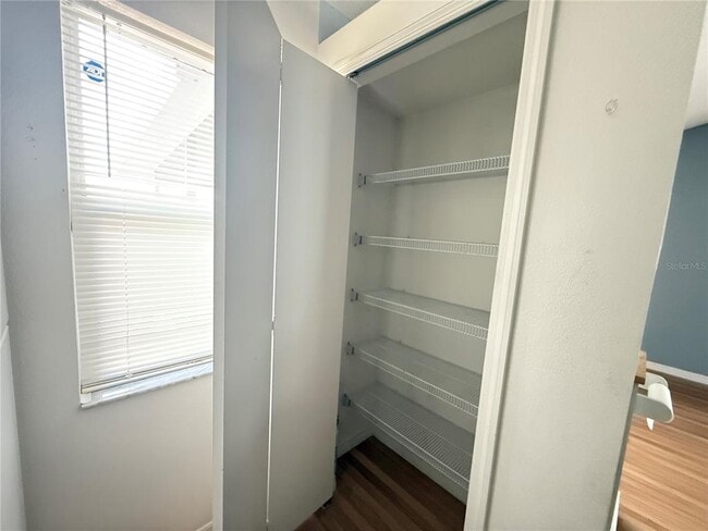 Building Photo - 1905 Myakka Ct