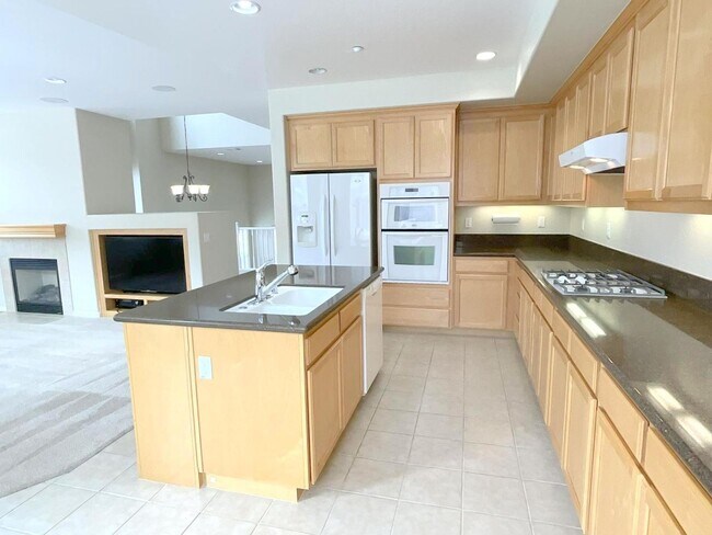 Building Photo - 6319 Byron Ln