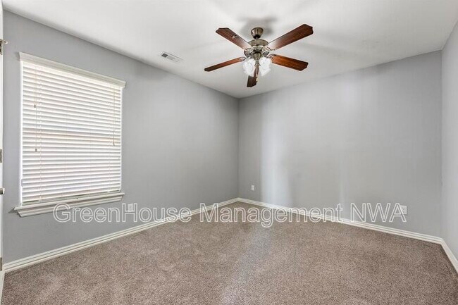 Building Photo - 4405 SW Eggersway Pl