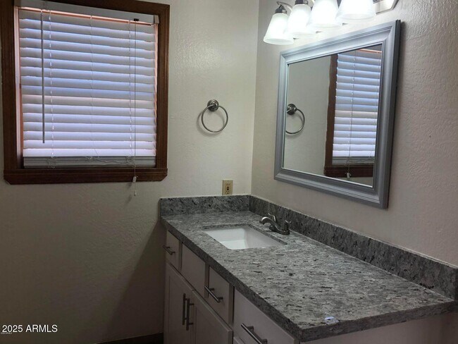 Building Photo - 6445 E Wildcat Dr