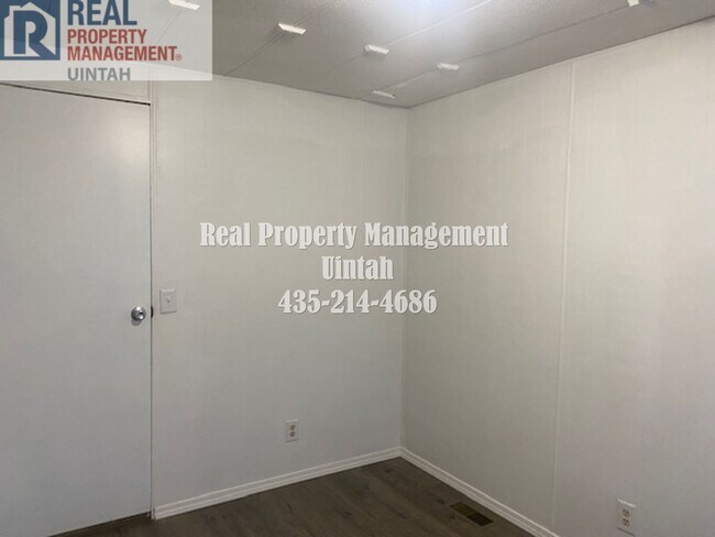 Building Photo - 2 Bed 1 Bath Trailer Home WITH A $300 OFF FIRST MONTH'S RENT WHEN YOU SIGN A 12 MONTH LEASE WITH ...