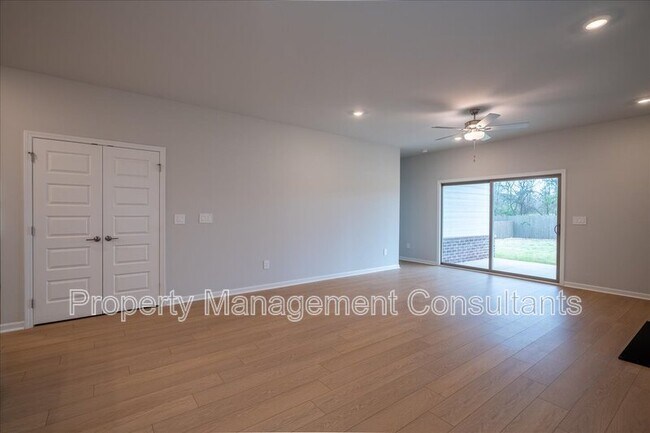 Building Photo - 14653 Mountain Strm Dr