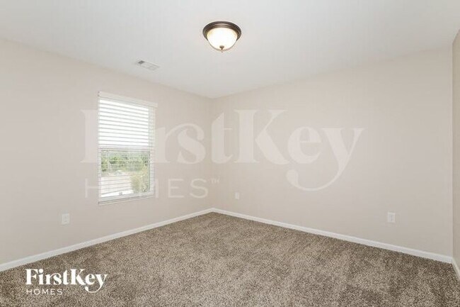 Building Photo - 1610 Shire Village Dr