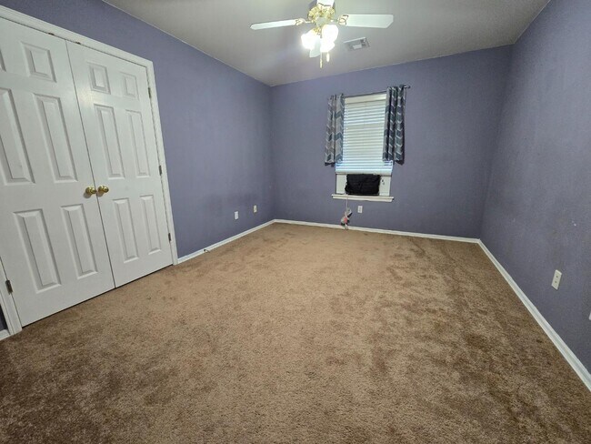 Building Photo - 8704 N 140th E Ct