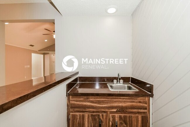 Building Photo - 3 Bedroom Pet-Friendly Home in Jacksonvill...