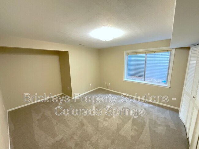 Building Photo - 8214 Steadman Dr