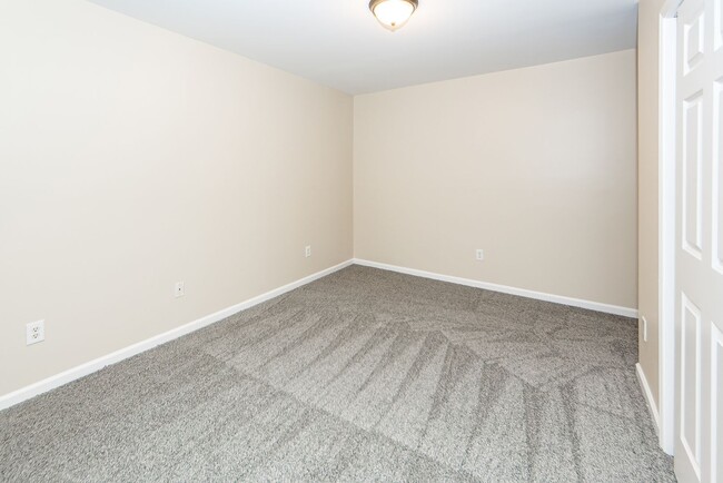 Building Photo - 4 Bedroom 2.5 Bath Home in Felder Creek - ...