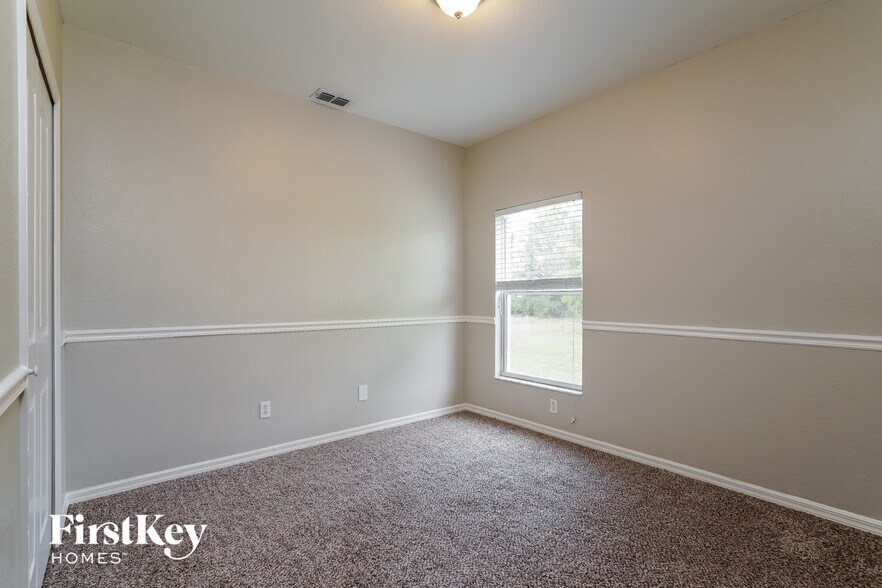 Building Photo - 806 Anza Ave