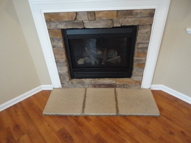 Building Photo - 335 Larktree Ln