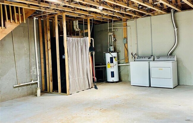 Building Photo - 4067 Fincher Dr