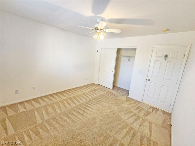 Building Photo - 380 Round Up Ct