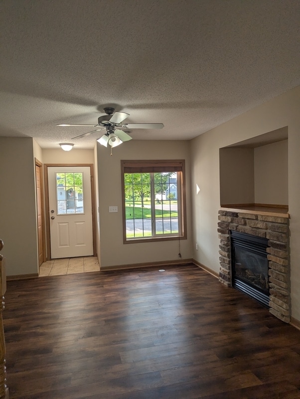 Building Photo - 408 Cedar Pl