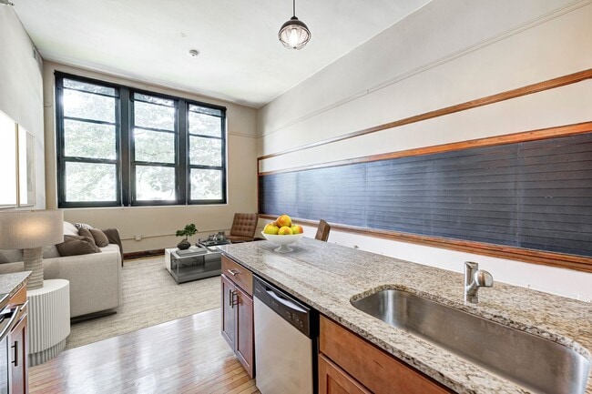 Interior Photo - School 85