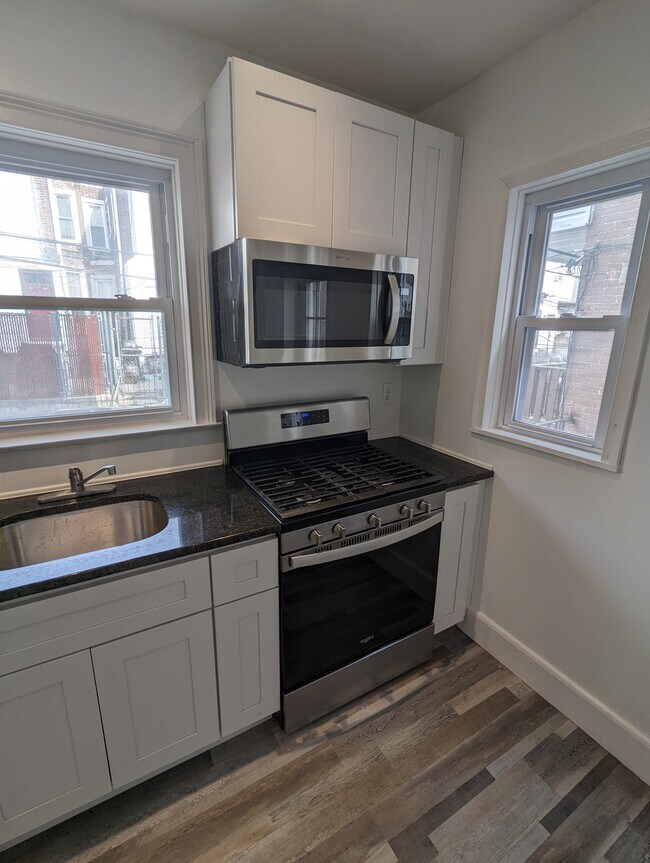 Building Photo - 1143 N 65th St