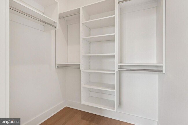 Building Photo - 30 W Allens Ln