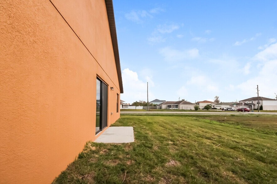 Building Photo - 1000 Mardi Gras Dr