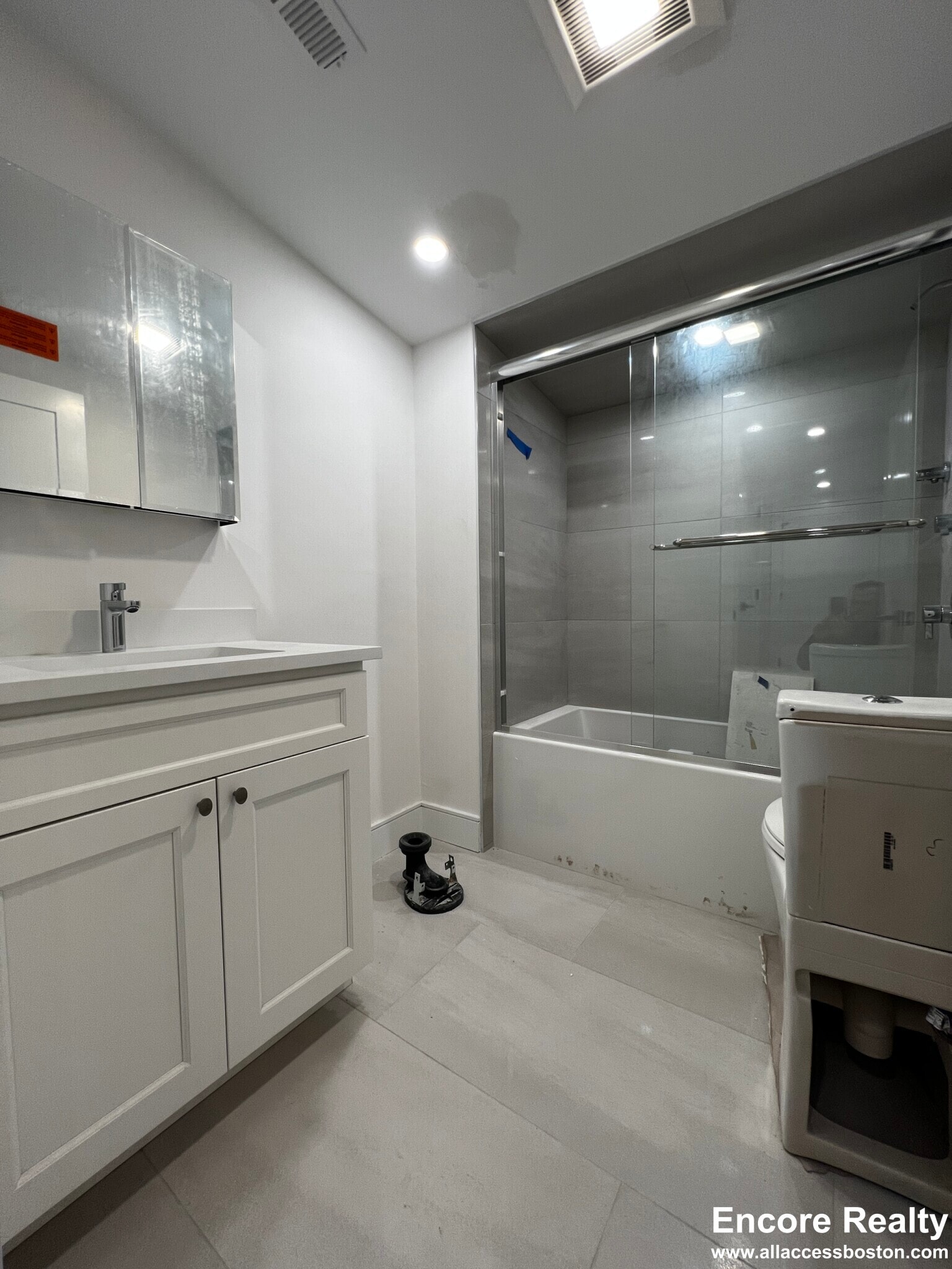 Building Photo - 13 Greylock Rd