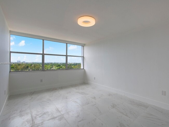 Building Photo - 1200 NE Miami Gardens Dr