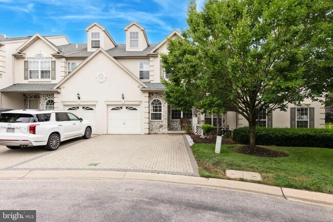 Primary Photo - 178 Hedge Row Cir