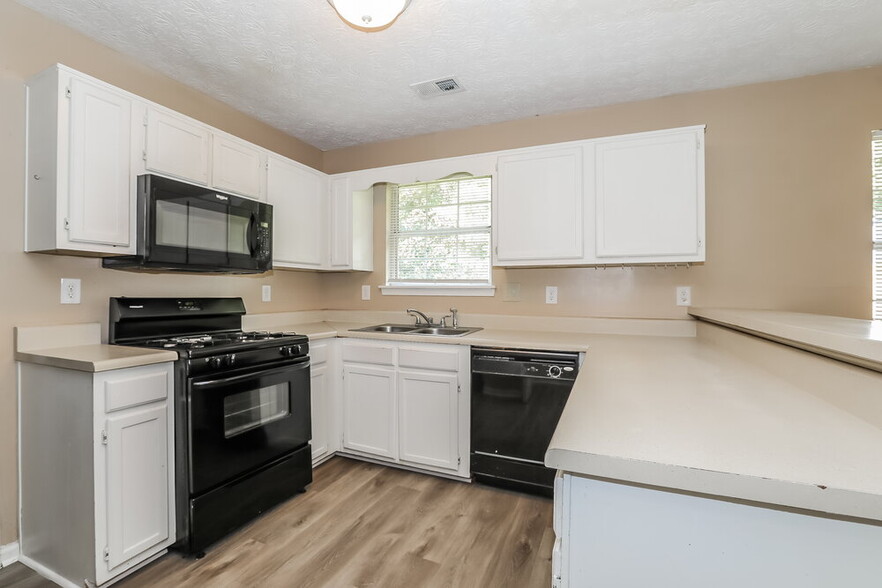 Building Photo - 2442 Rosedale Creek Dr