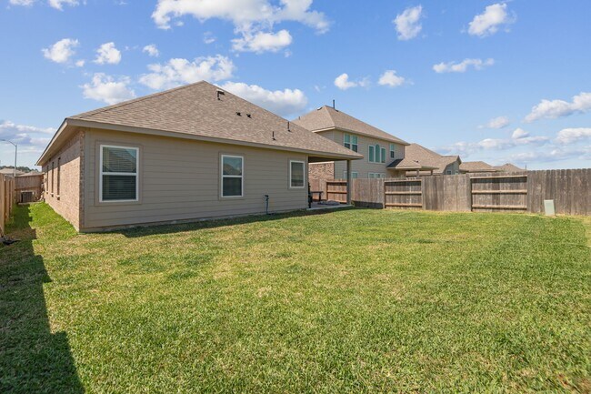 Building Photo - 3049 Sorrento Hl Dr