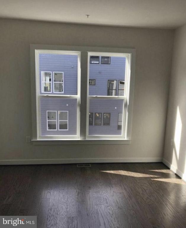 Building Photo - 13390 Sherwood Park Ln
