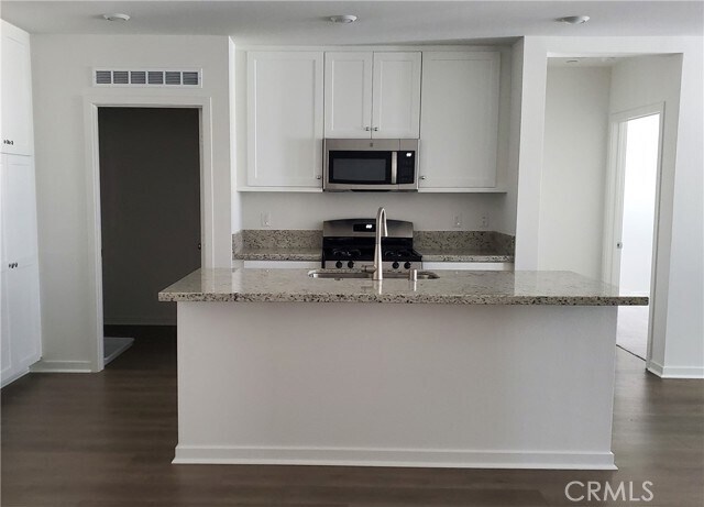 Building Photo - 4152 E Axis Privado