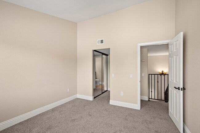 Building Photo - 3987 Nobel Dr