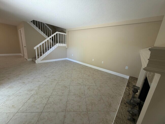 Building Photo - 2407 24th Ln