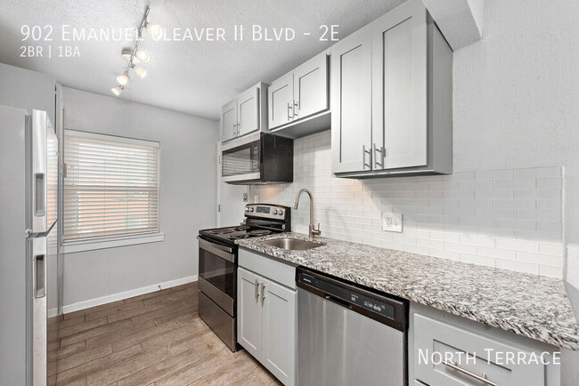 Building Photo - ? Renovated 2BR/1BA Near The Plaza with In...