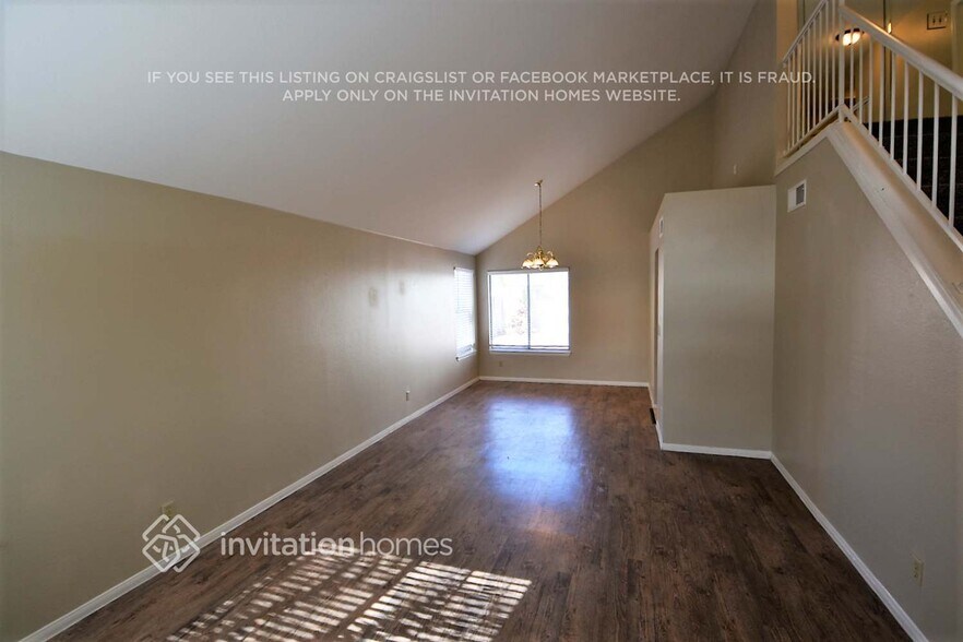 Building Photo - 7312 Queen Palm Dr