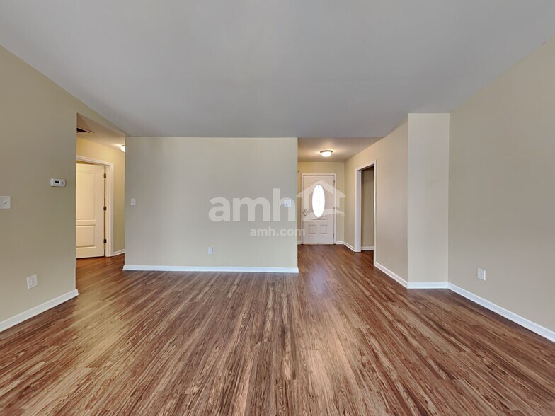 Building Photo - 416 Joneshaven Dr